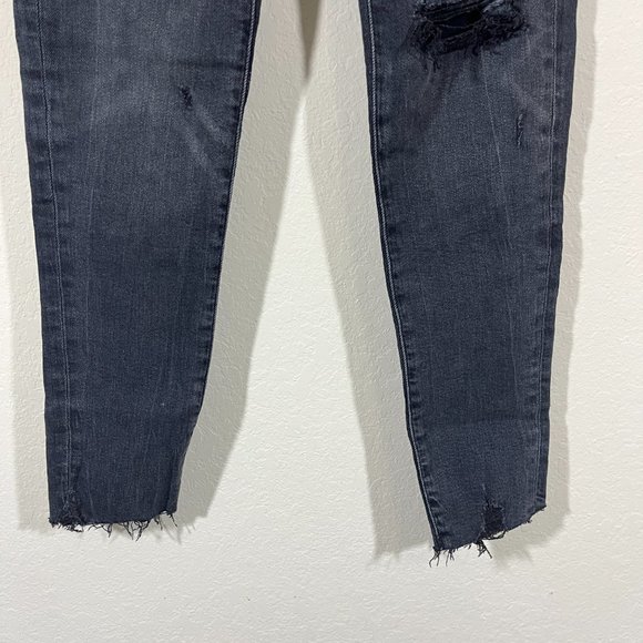 NWOT American Eagle Women's High Rise Distressed Black Jeans Size 6 - Picture 2 of 12